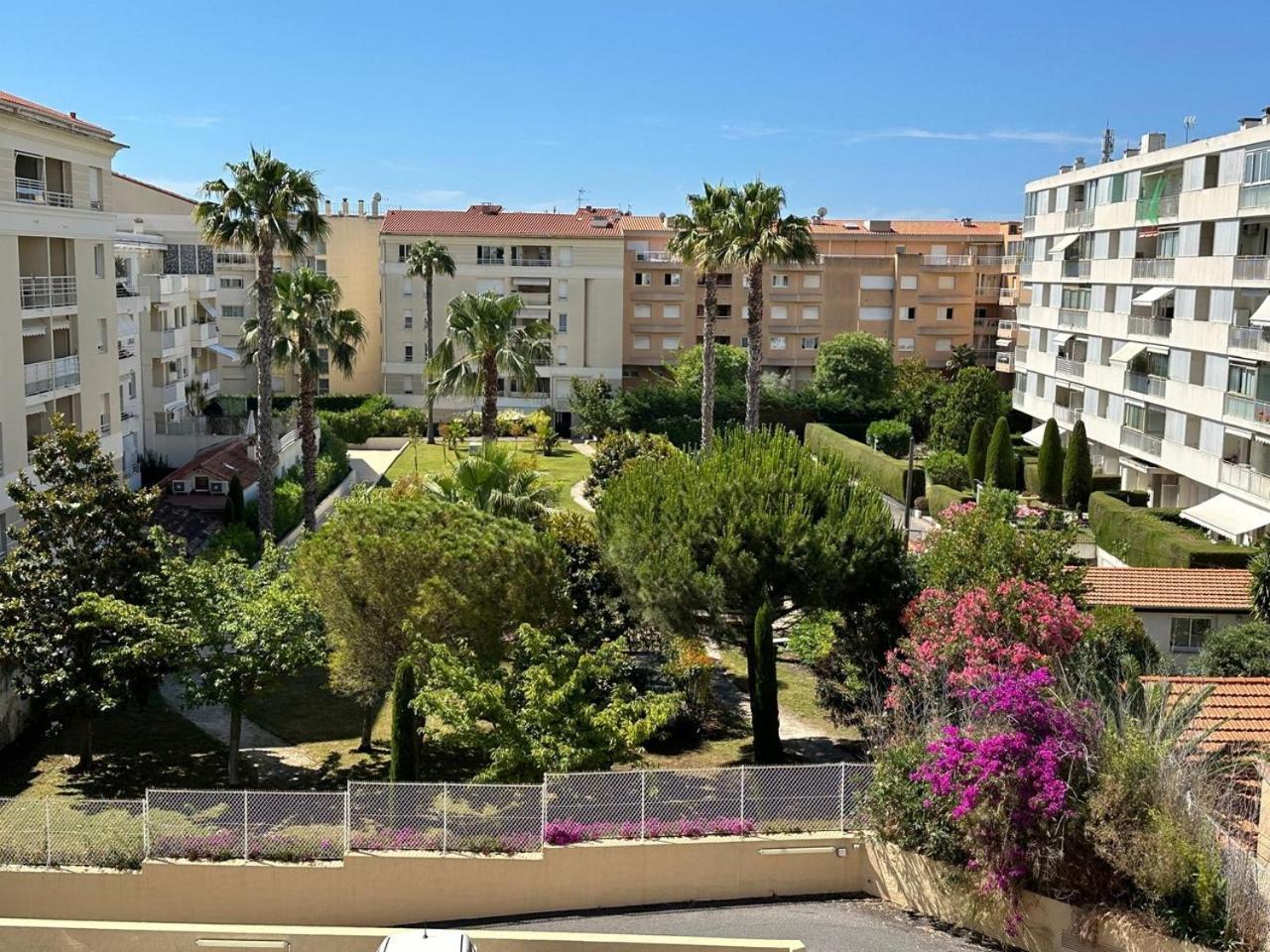 Super Apartment, Parking, Terrace, Lift, Palm Beach,